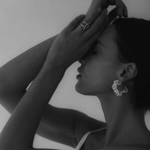 A.B. Ellie Pearl Drew Hoops - Picture 5 of 10